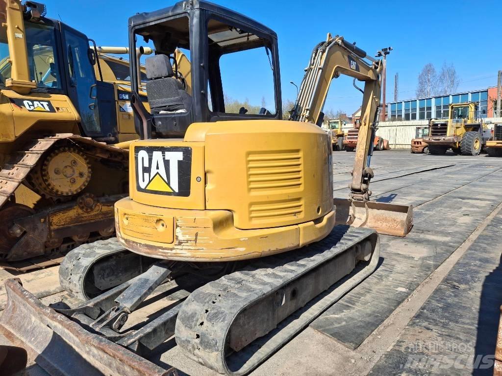 CAT 305 Mini kotrók < 7t