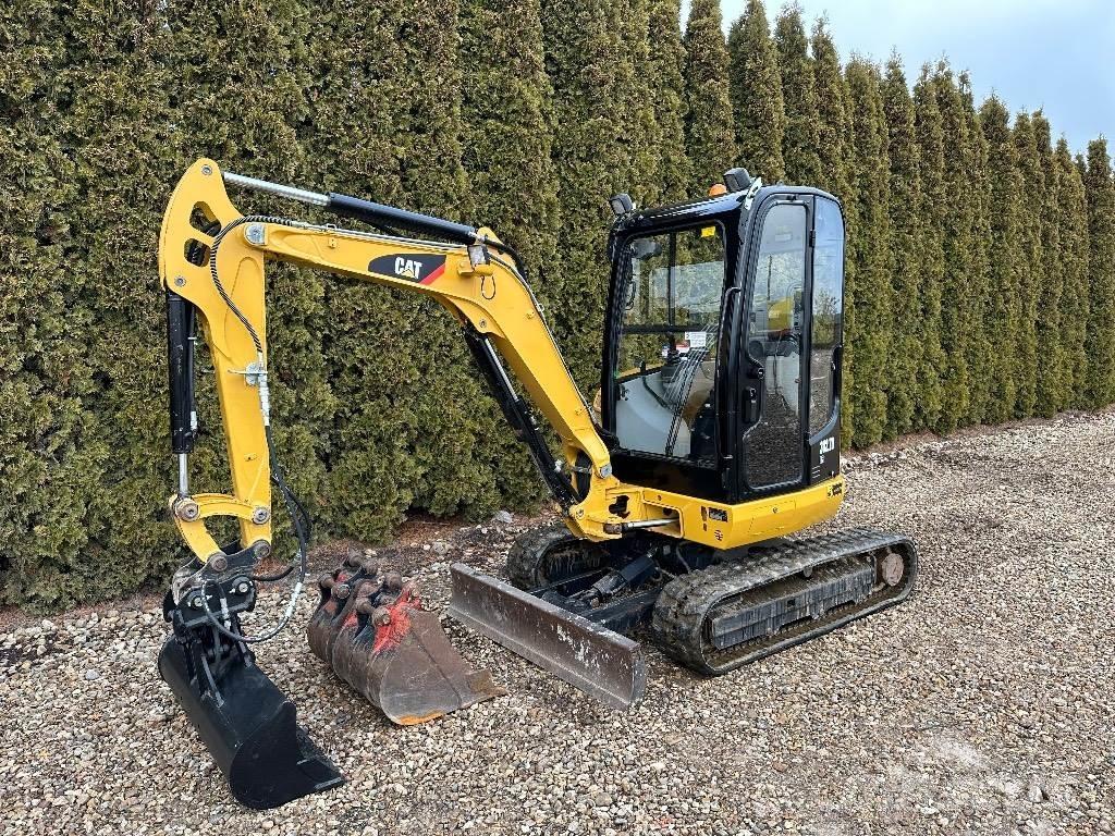 CAT 302.7 D CR Mini kotrók < 7t