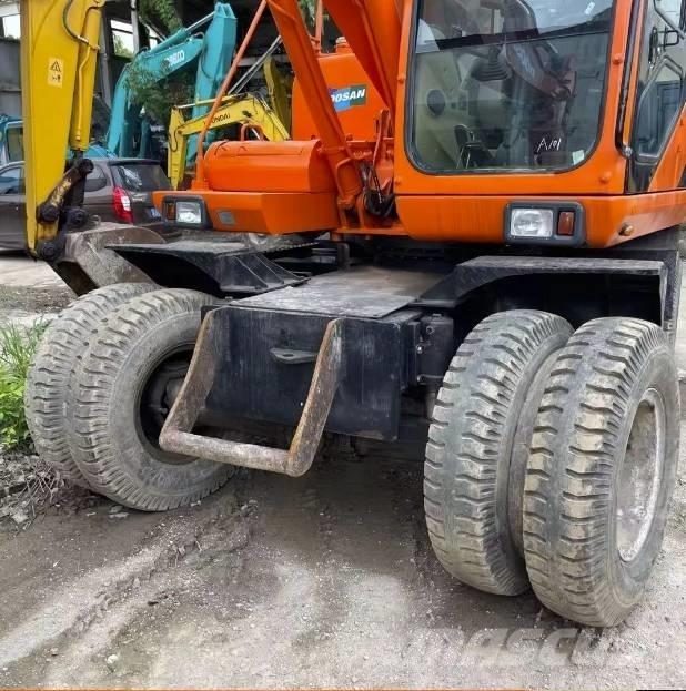 Doosan DH150W-7 Gumikerekes kotrók