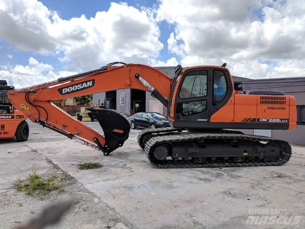 Doosan DX 225 LCA Lánctalpas kotrók
