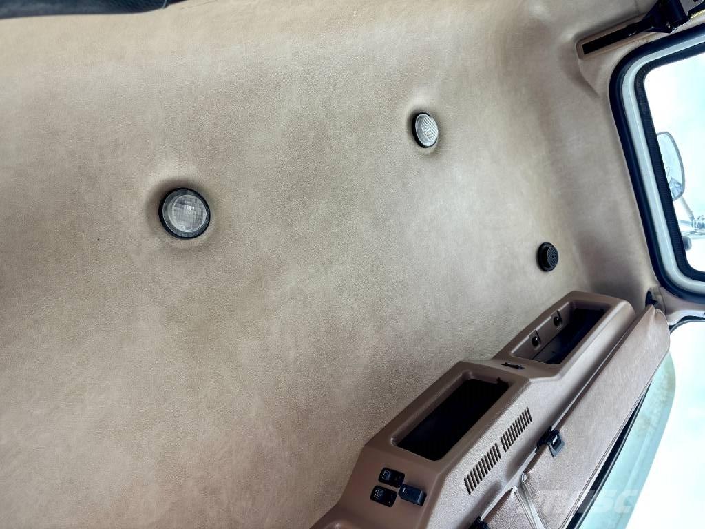 Mack GU713 Műszaki mentők