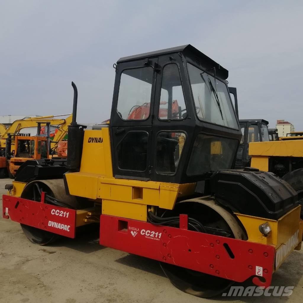 Dynapac CC 211 Ikerdobos hengerek