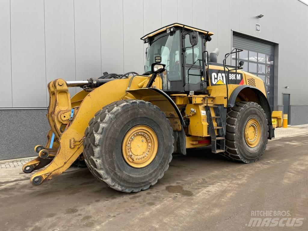 CAT 980 M Gumikerekes homlokrakodók