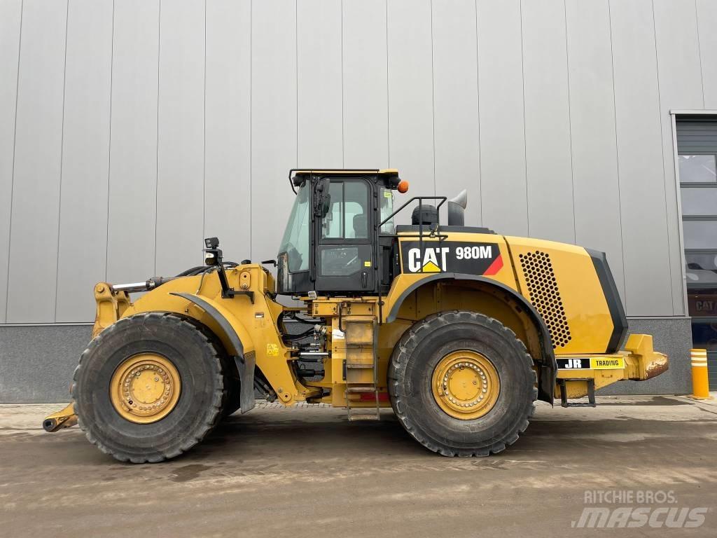 CAT 980 M Gumikerekes homlokrakodók