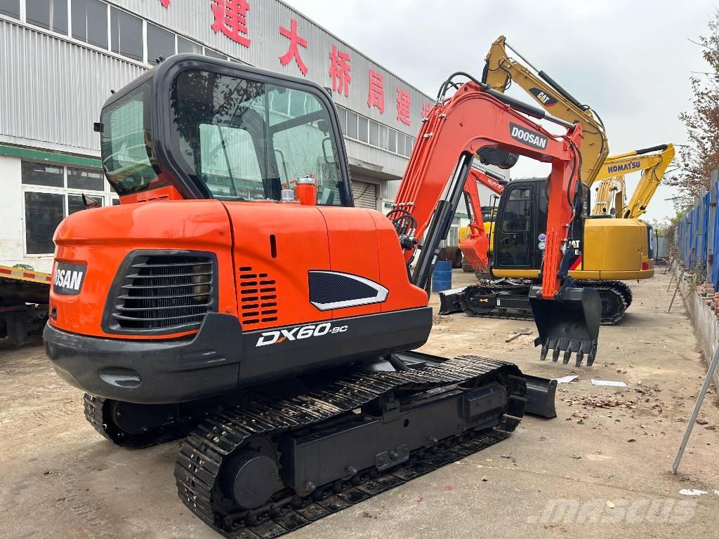 Doosan DX 60 Lánctalpas kotrók