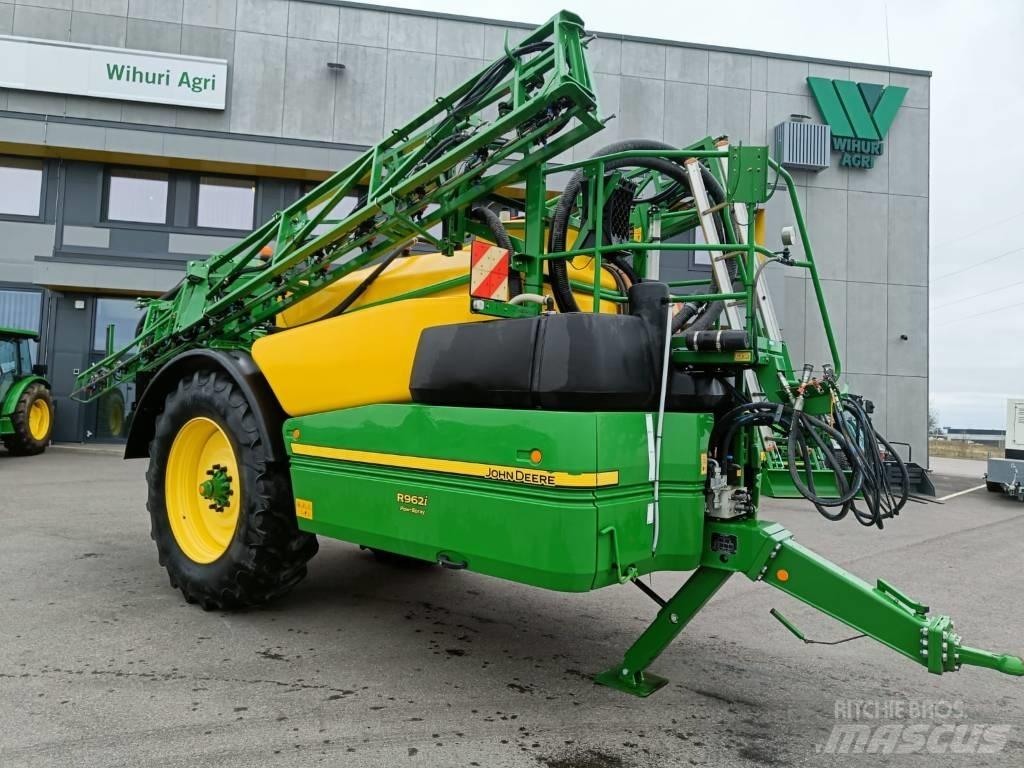 John Deere R 962 i Vontatott trágyaszórók