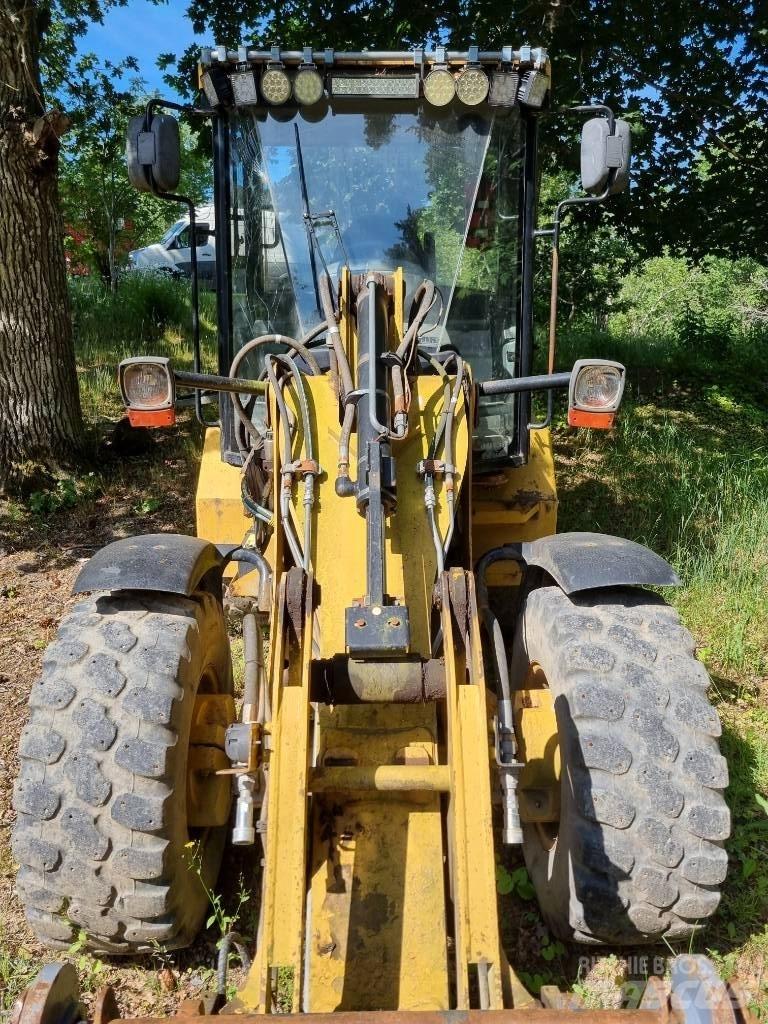 CAT 906 Gumikerekes homlokrakodók