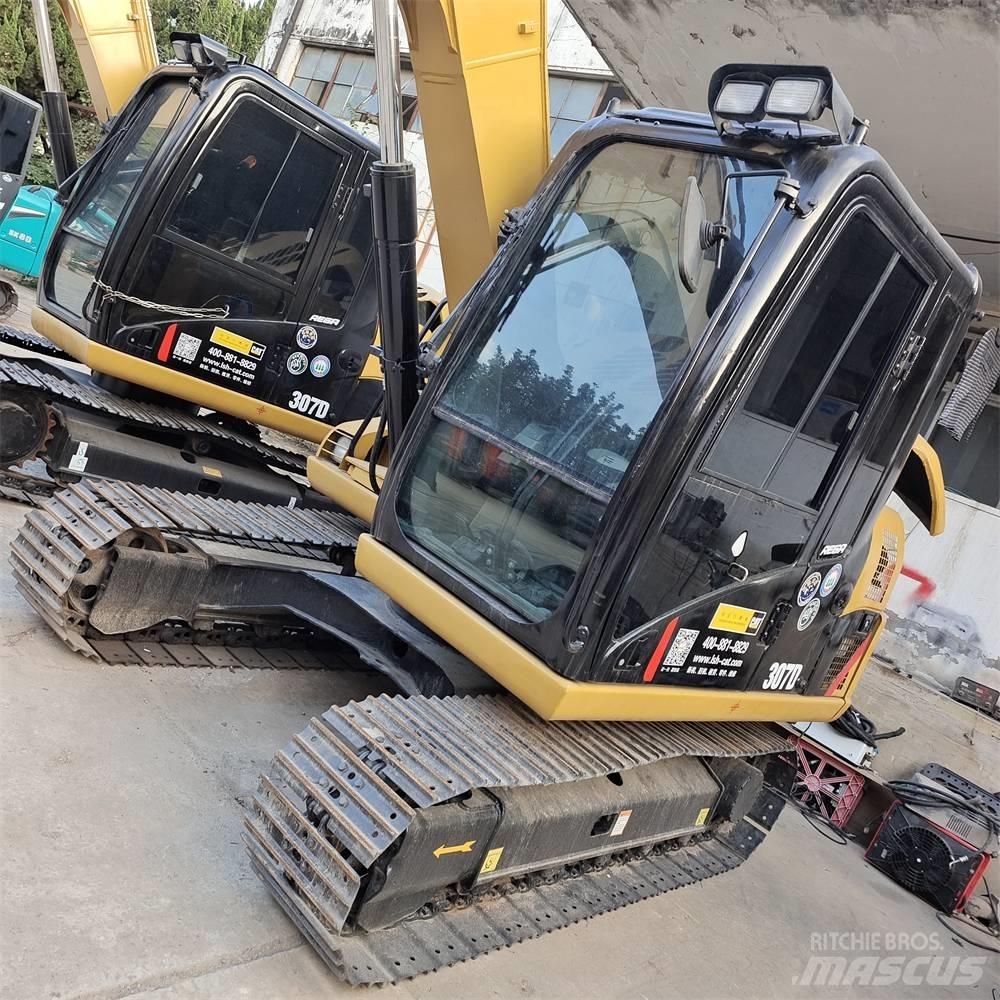 CAT 307 D Mini kotrók < 7t