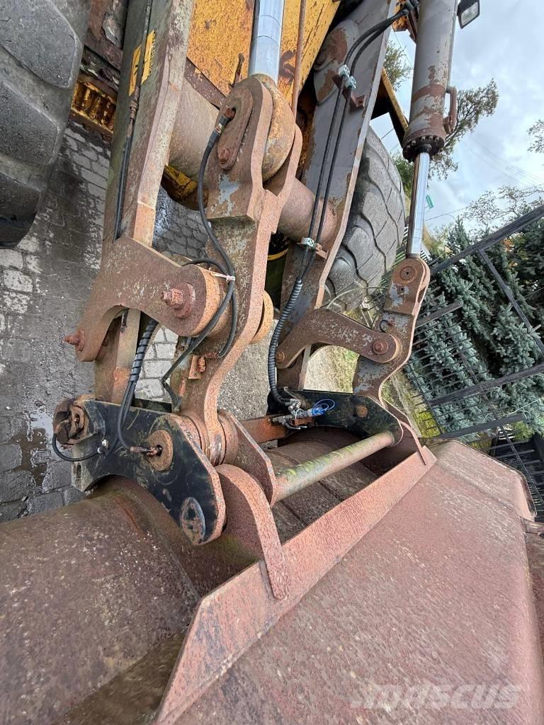 Volvo L 120 Gumikerekes homlokrakodók
