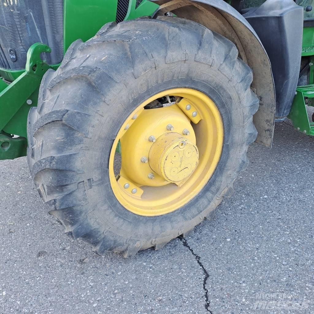 John Deere 5125R Traktorok