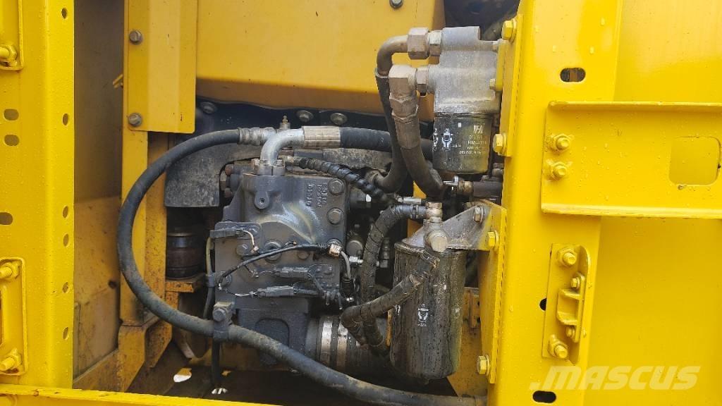 Komatsu PC130-7 Lánctalpas kotrók