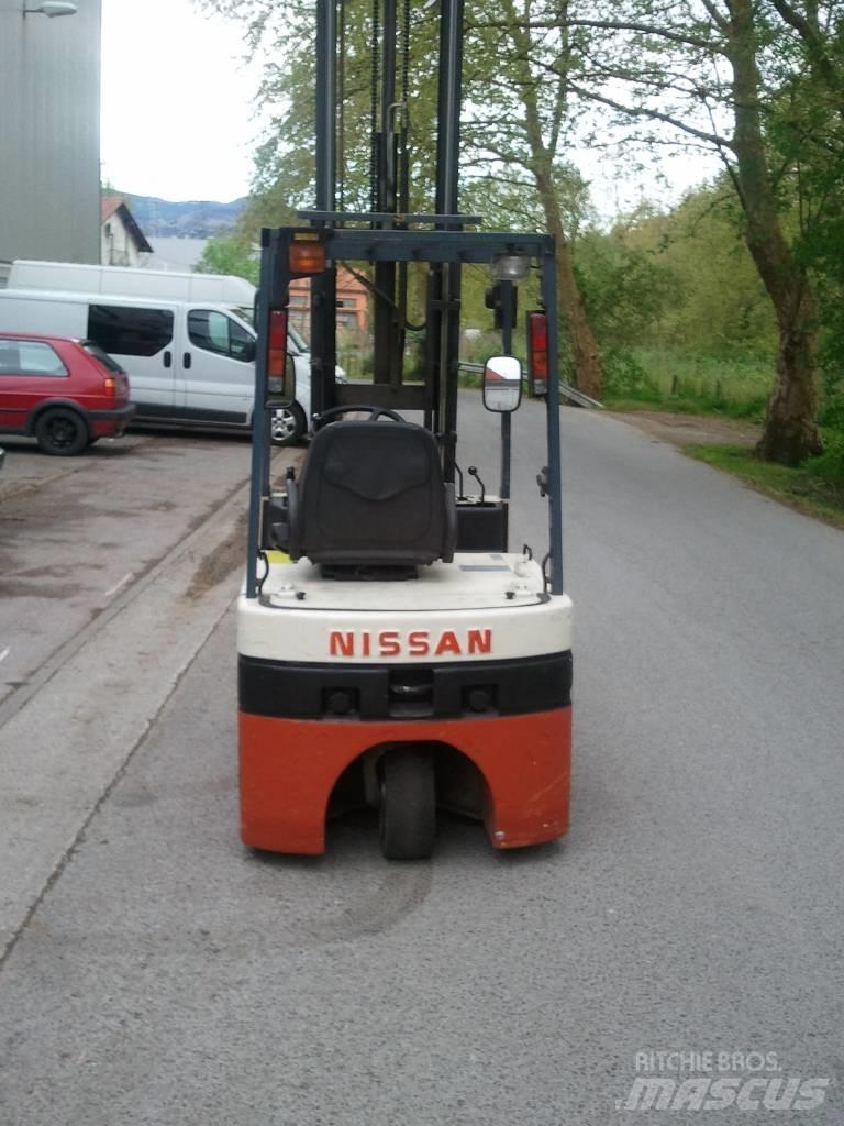Nissan N01L15U Elektromos targoncák