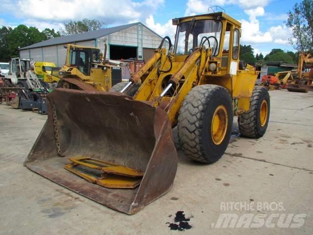 Volvo BM 4400 Gumikerekes homlokrakodók