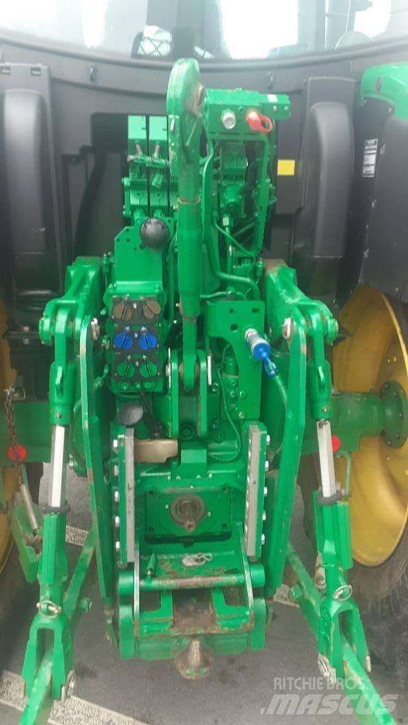 John Deere 6120 R Traktorok