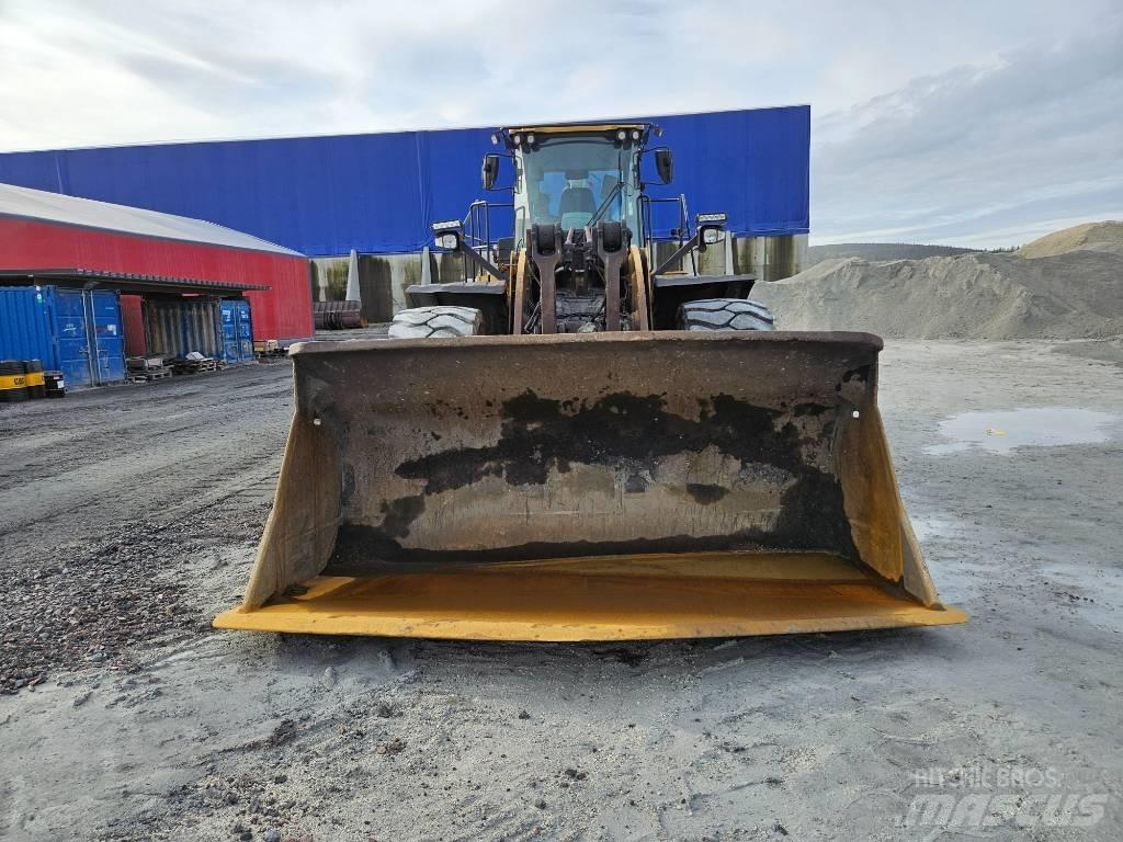 CAT 982 M Gumikerekes homlokrakodók