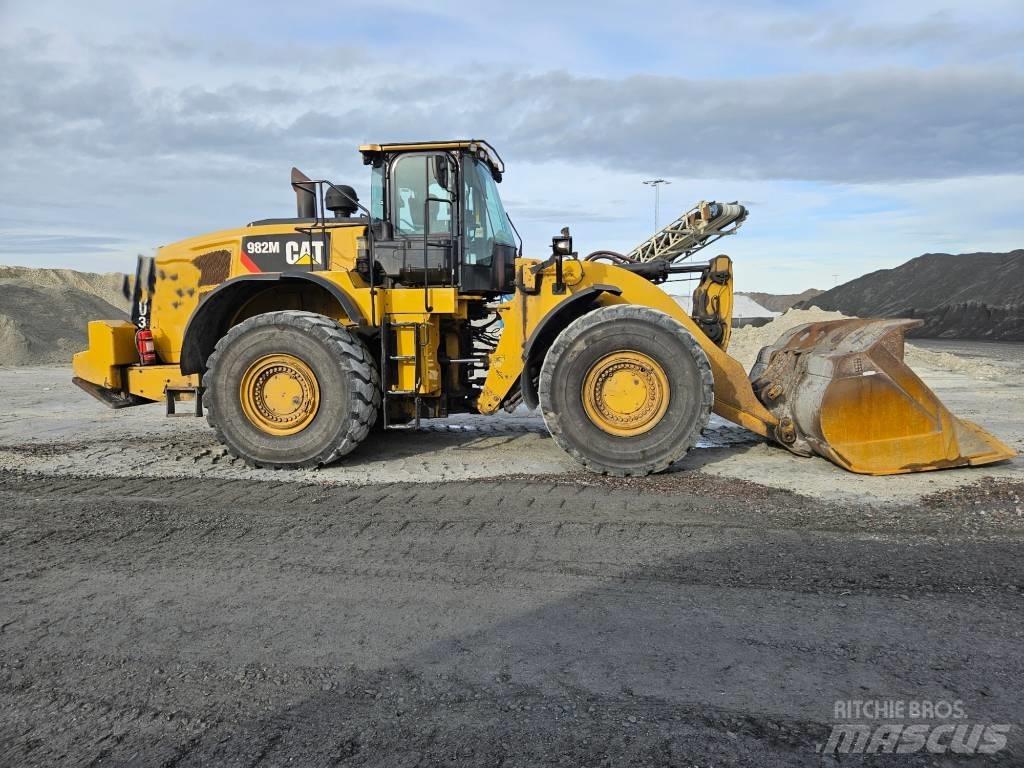 CAT 982 M Gumikerekes homlokrakodók