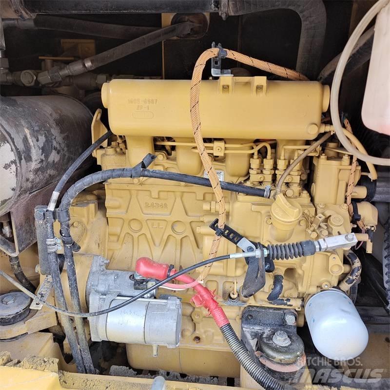 CAT 306 E Mini kotrók < 7t