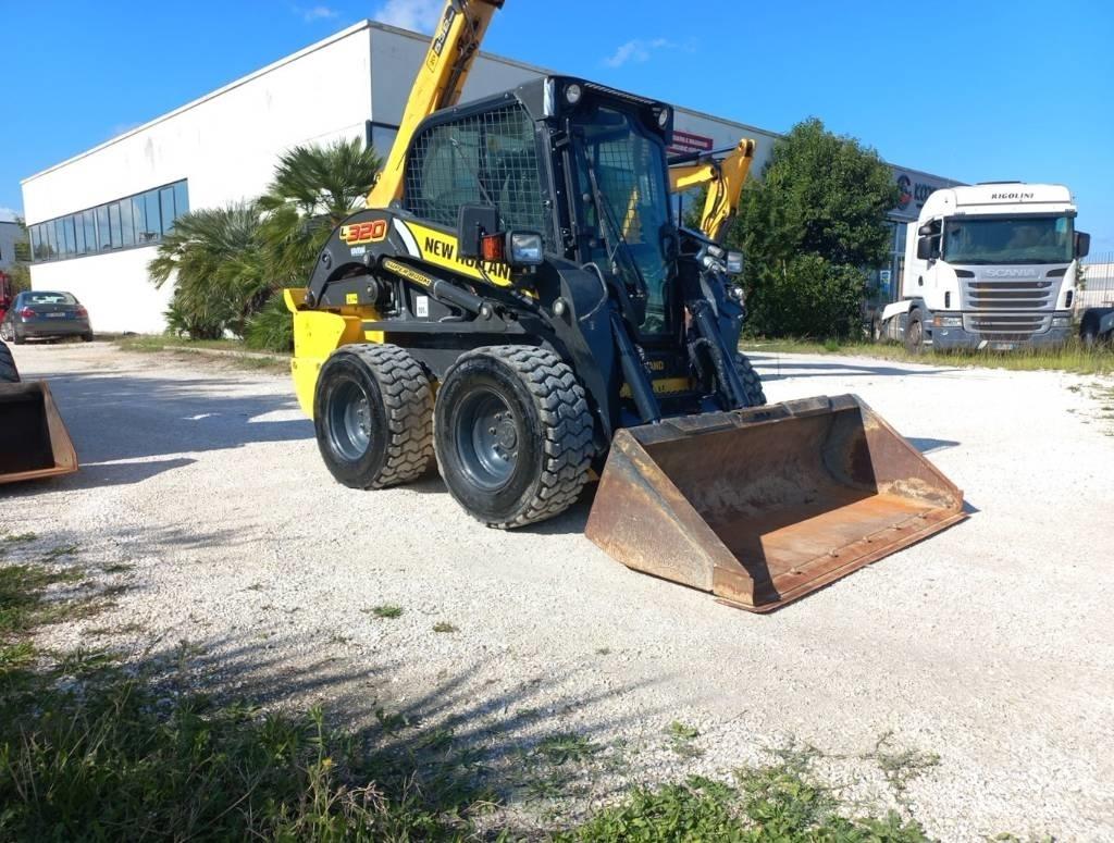 New Holland L320 Kompaktrakodók