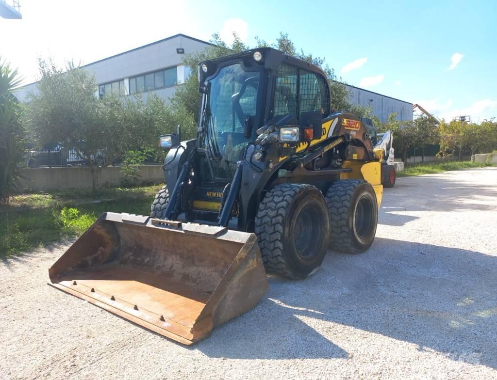 New Holland L320 Kompaktrakodók