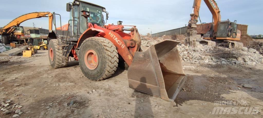Hitachi ZW 310 Gumikerekes homlokrakodók