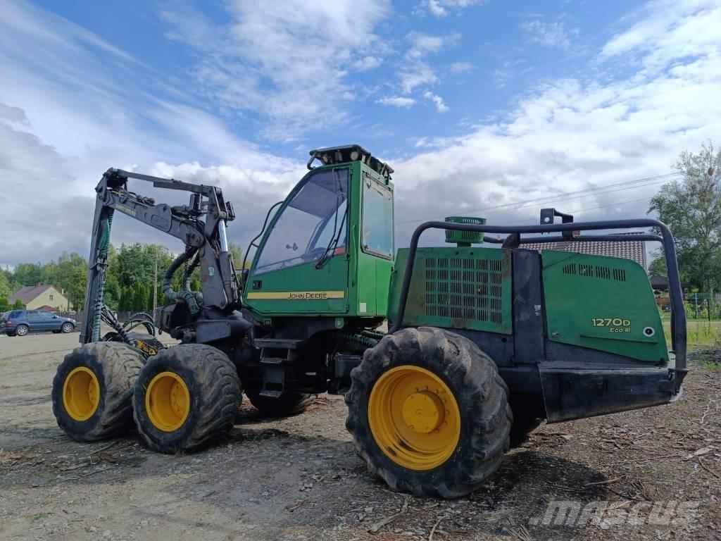 John Deere 1270 D Betakarítók