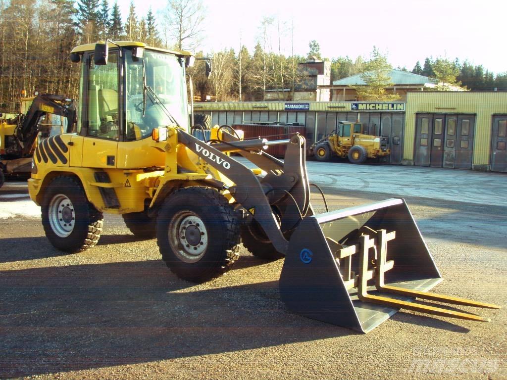 Volvo L 30 Gumikerekes homlokrakodók