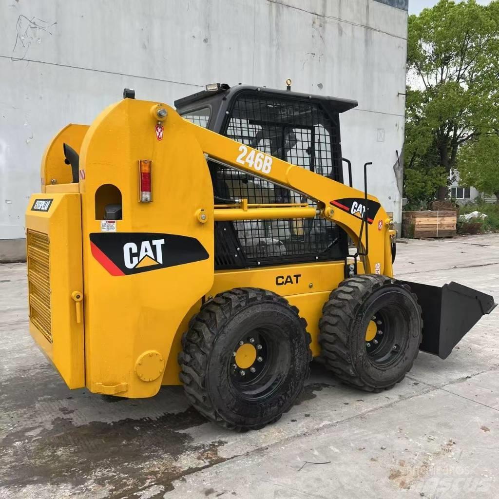 CAT 246 B Mini homlokrakodók