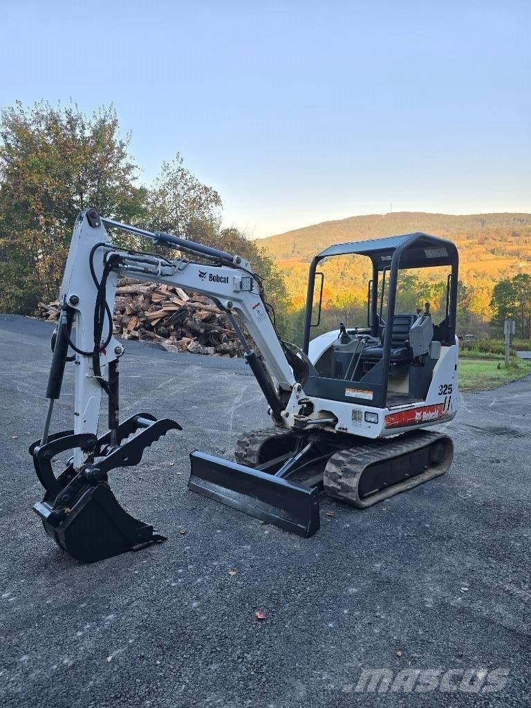Bobcat 325 G Mini kotrók < 7t