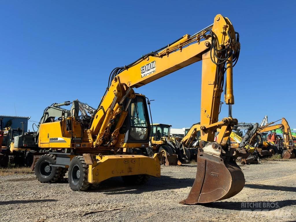 Liebherr A 900 B Gumikerekes kotrók