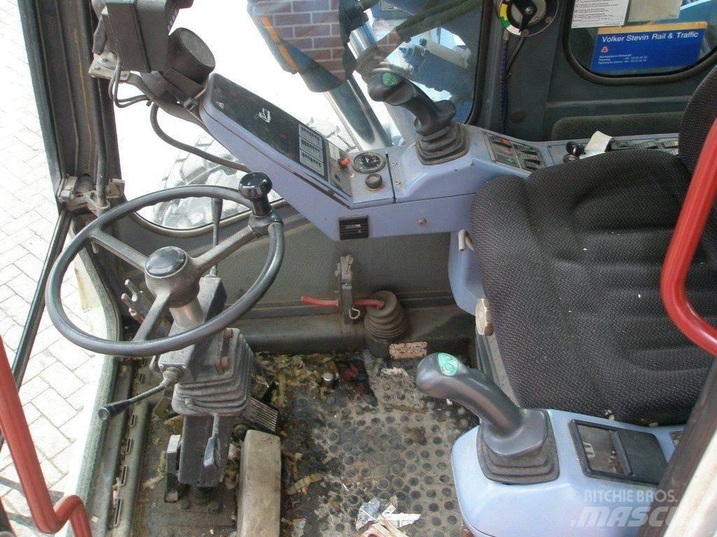 Atlas 1404 Gumikerekes kotrók