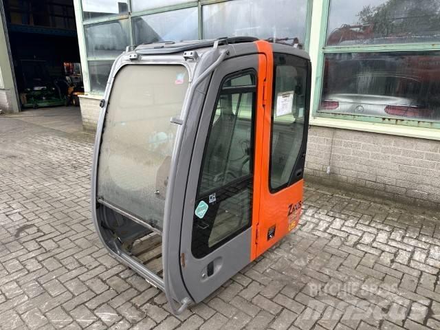 Hitachi Zaxis Vezetőfülke és belső tartozékok