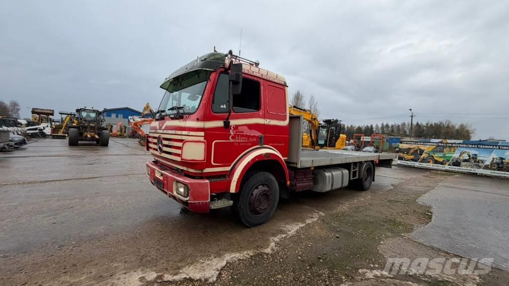 Mercedes-Benz 1827 Járműszállítók