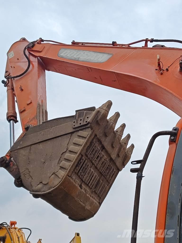 Doosan DX 300 LC-9C Lánctalpas kotrók