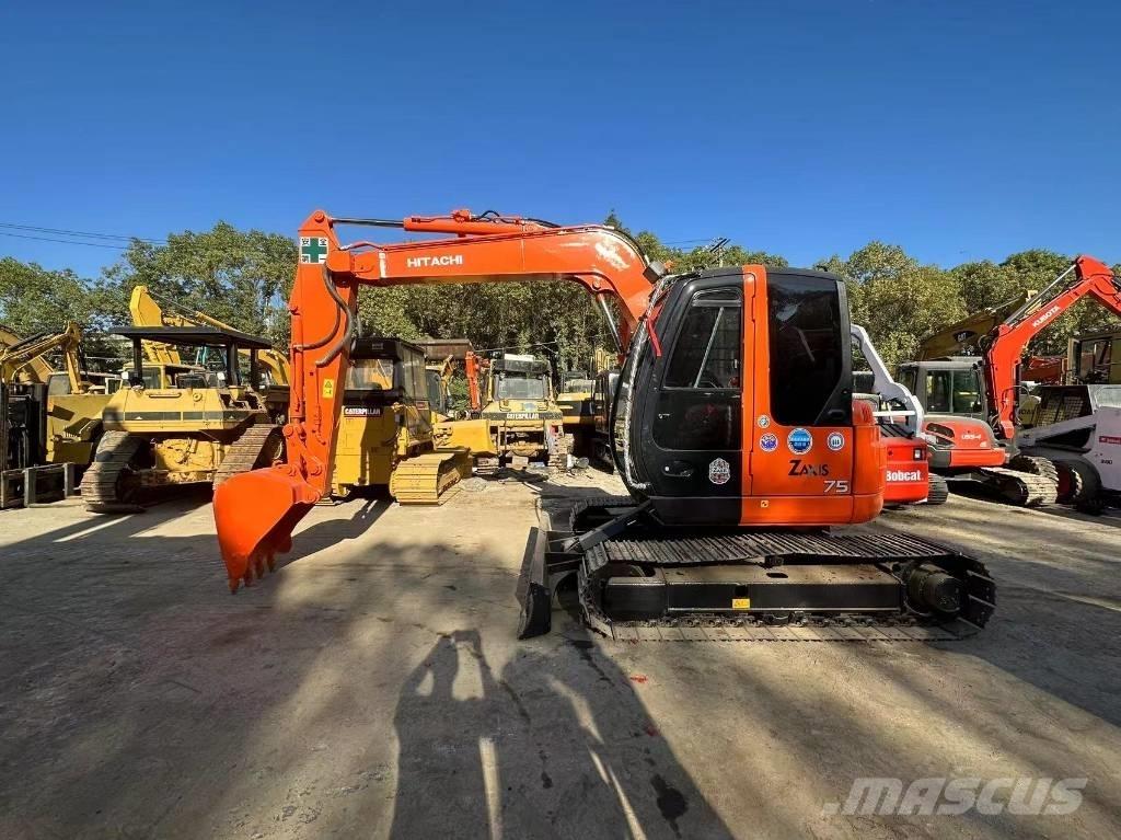 Hitachi ZX 75 Lánctalpas kotrók
