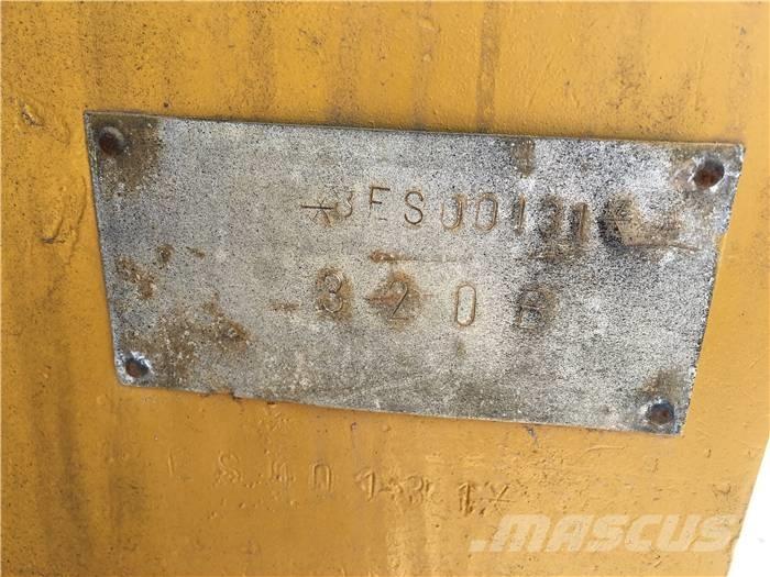 CAT 320 B Lánctalpas kotrók