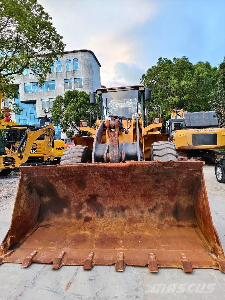Volvo L 120 Gumikerekes homlokrakodók