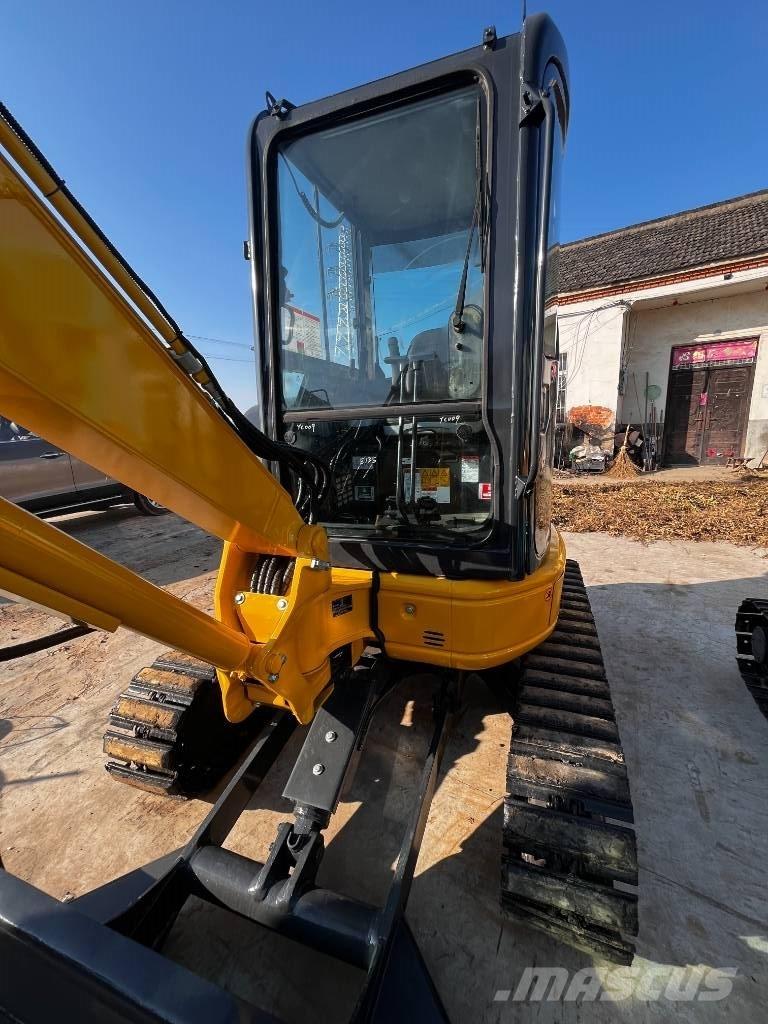 Komatsu PC 35 MR Mini kotrók < 7t
