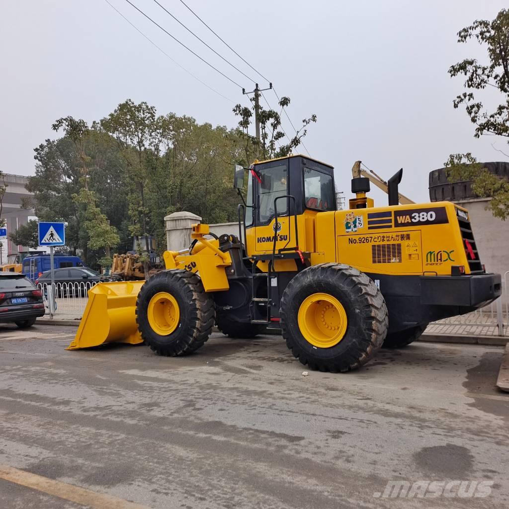 Komatsu WA 380 Gumikerekes homlokrakodók