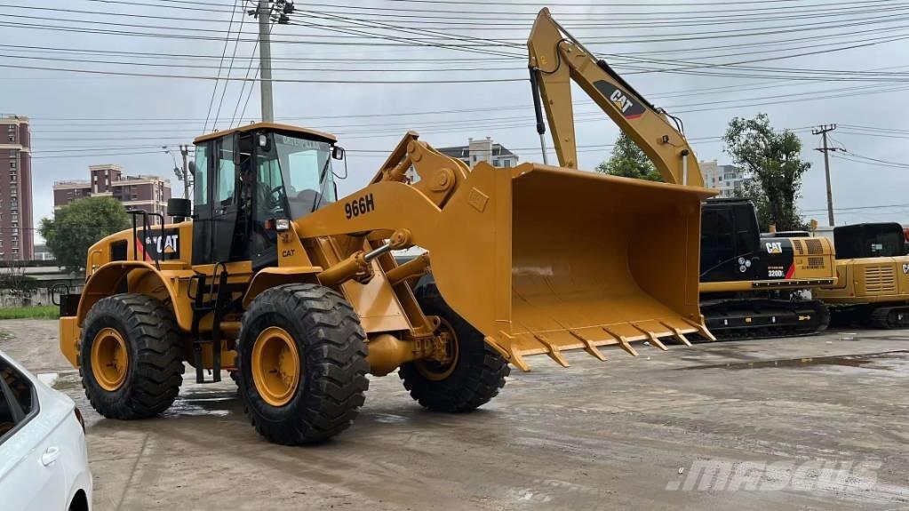 CAT 966 H Gumikerekes homlokrakodók