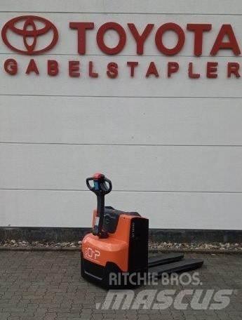 Toyota LWE 200 Alacsony emelőkocsi