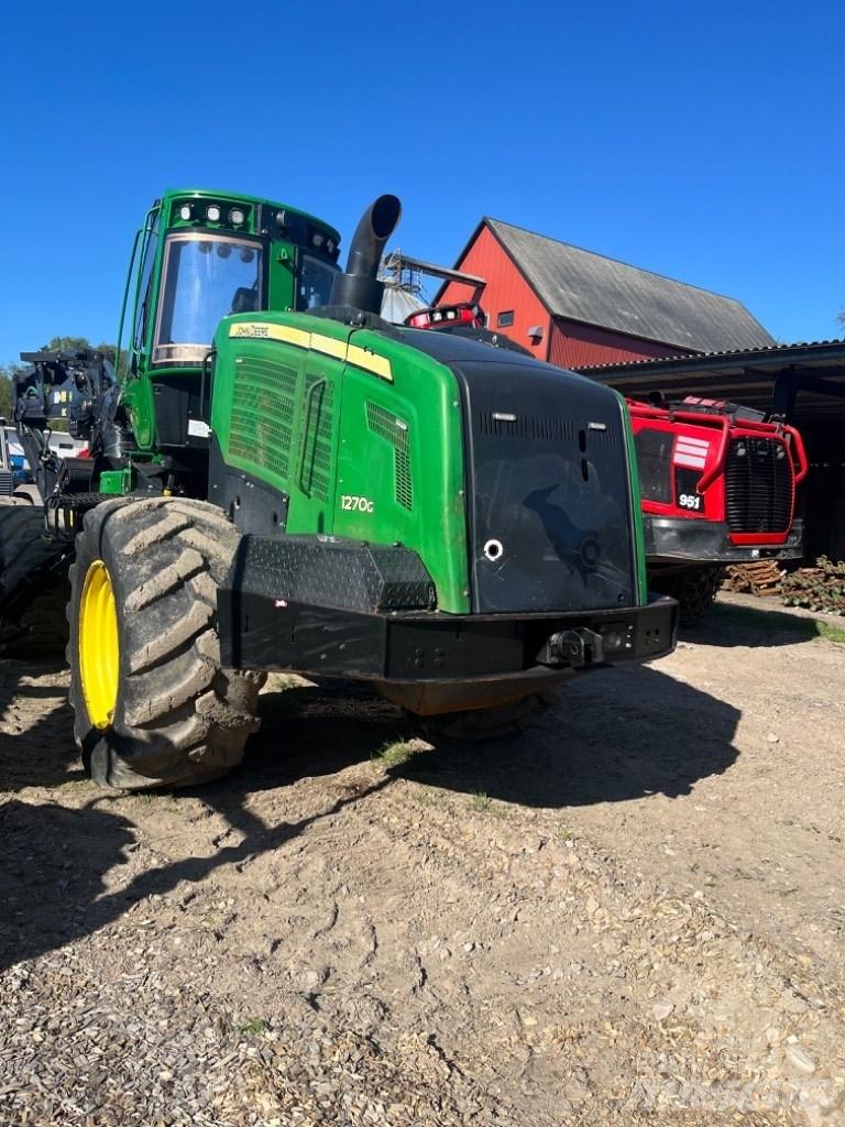 John Deere 1270 G Betakarítók
