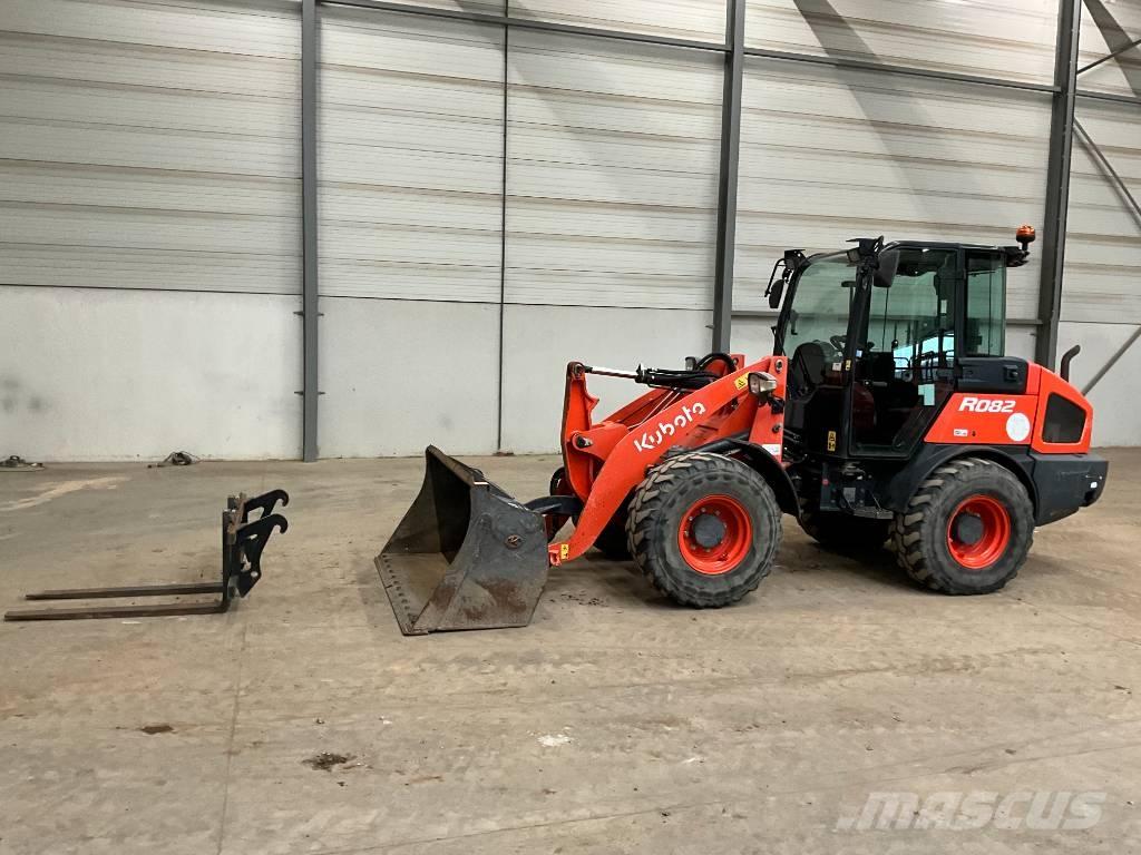Kubota R 082 Gumikerekes homlokrakodók