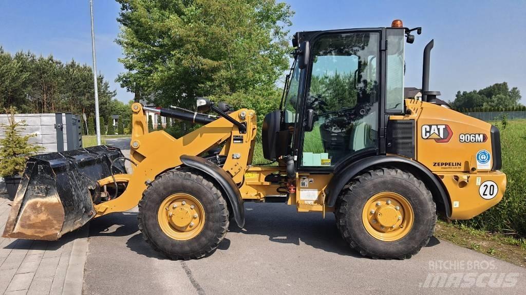CAT 906M Gumikerekes homlokrakodók