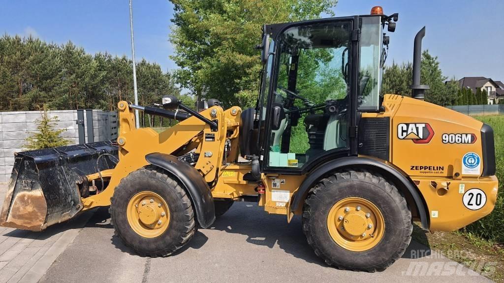 CAT 906M Gumikerekes homlokrakodók