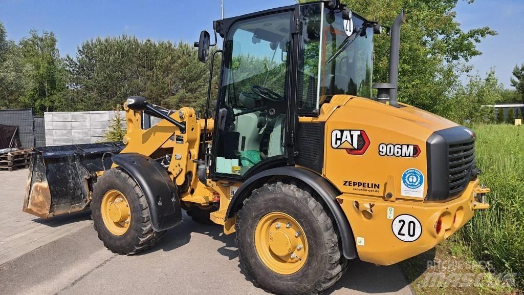 CAT 906M Gumikerekes homlokrakodók