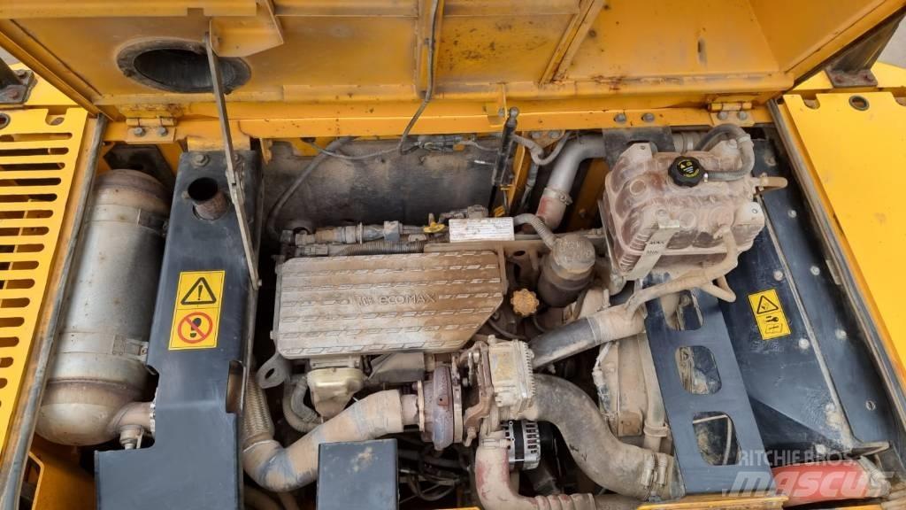 JCB JS 220 LC Lánctalpas kotrók