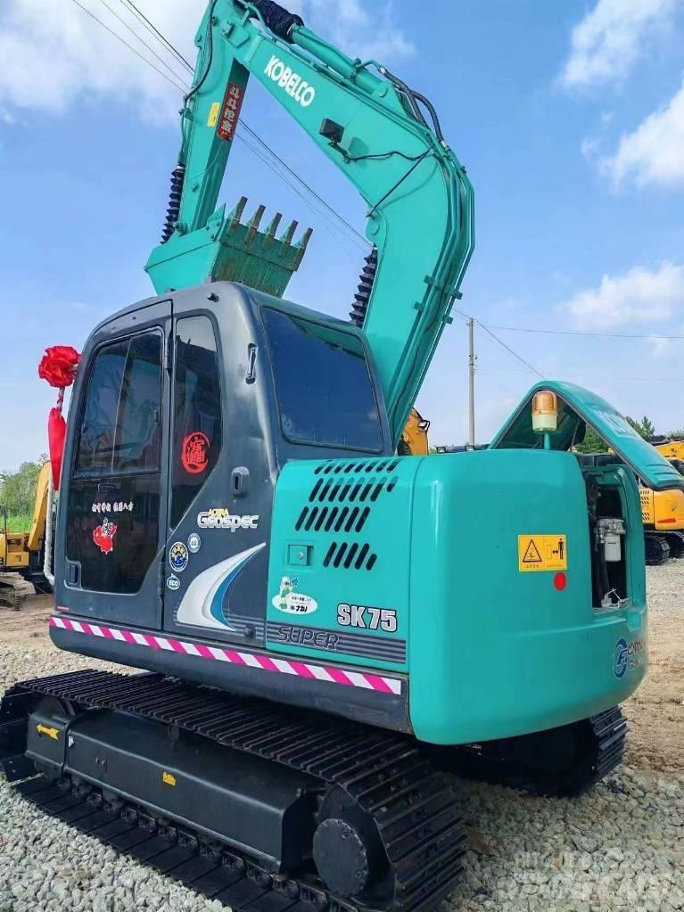 Kobelco SK 75 Lánctalpas kotrók