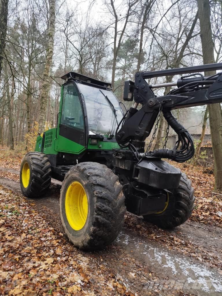 John Deere 770 Betakarítók