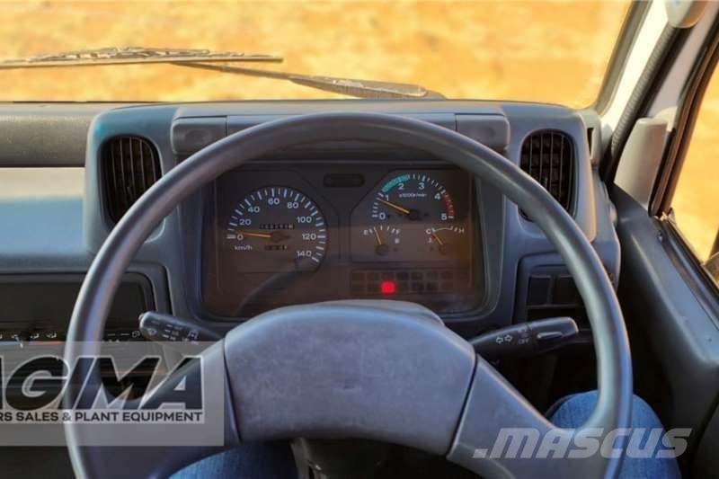 Nissan UD40 Egyéb