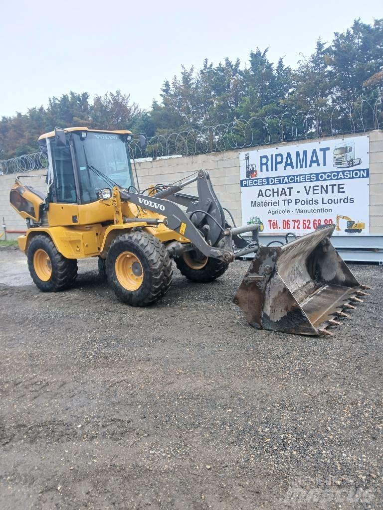 Volvo L 30 G Gumikerekes homlokrakodók